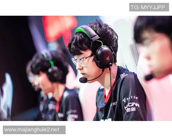 赛后复盘LNG与FPX对决中的战术意识与团队配合分析 赛后复盘LNG与FPX对决中的战术意识与团队配合分析